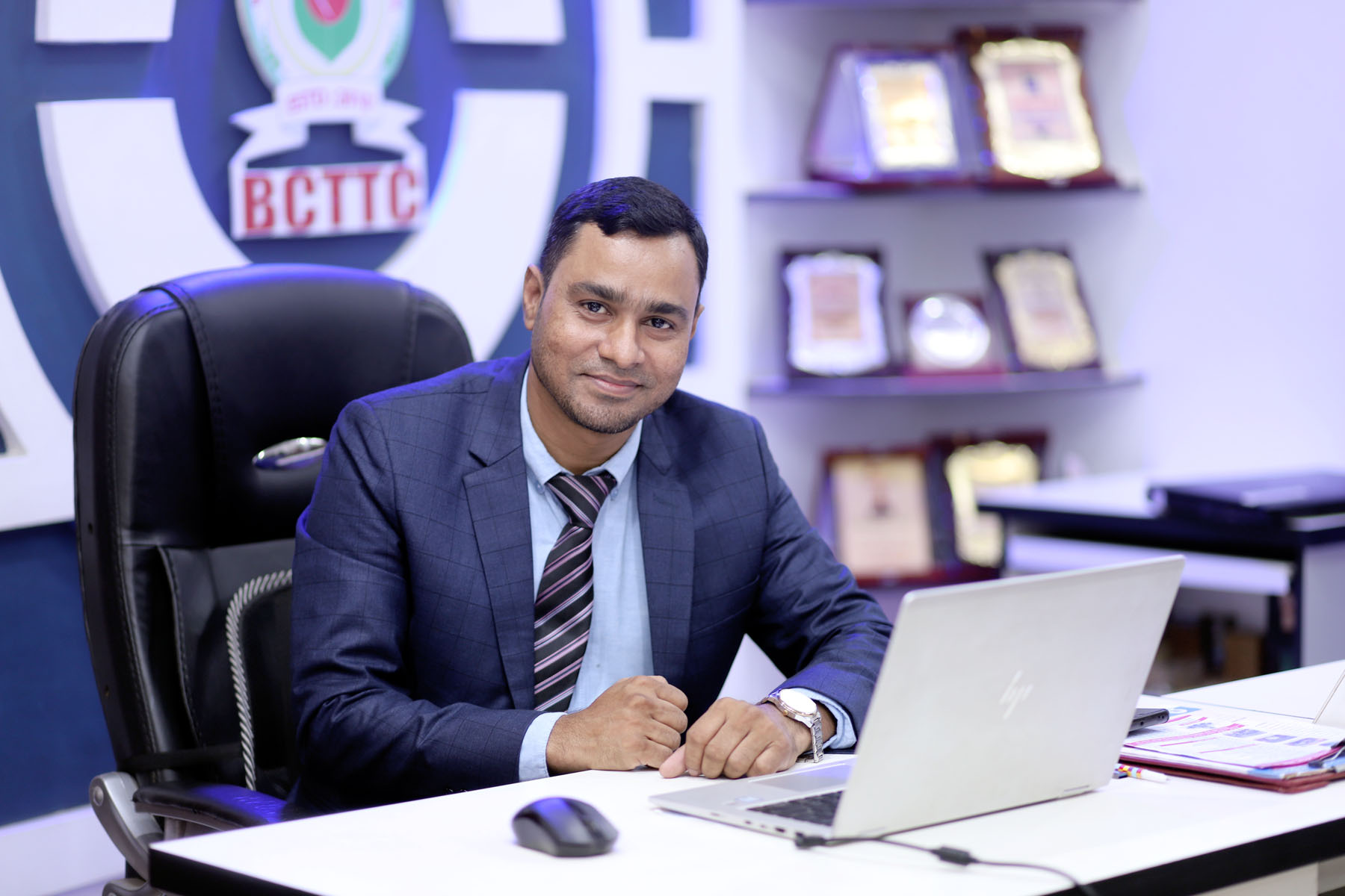 Graphic designer_Bismillah